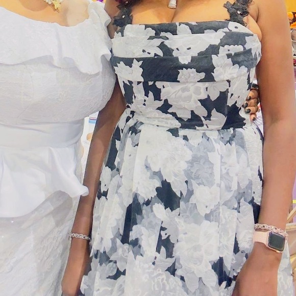 Betsy & Adam high low gown - Picture 7 of 7